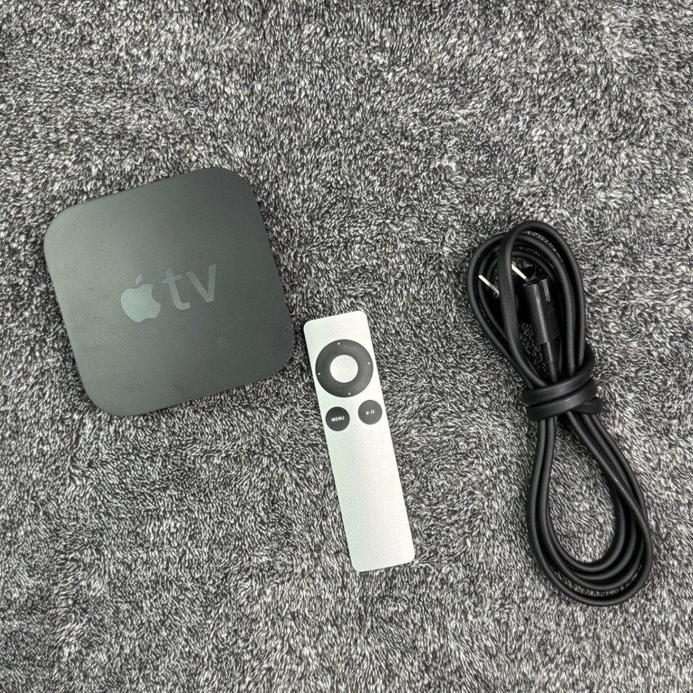 Apple TV 3rd Generation A1427 Black 1080p HD Media Streamer with Remote & Cable